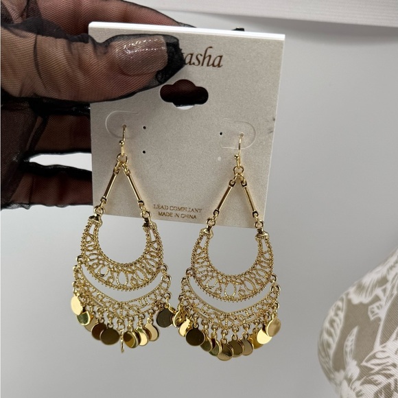 Natasha Gold Filigree Statement Earrings – Boho Chic Vibes! ✨ - Picture 8 of 12